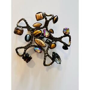 Unique and rare shaped Sorrelli brooch